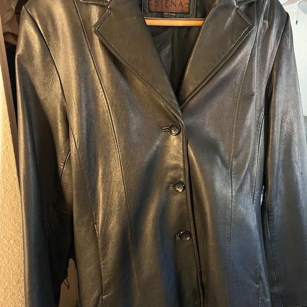 Siena Soft Leather Jacket Women Size Medium Black Lined Button Up